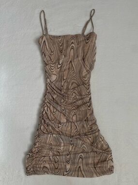 Dynamite Wood-Grain Ruched Mini Dress in Tan & Black